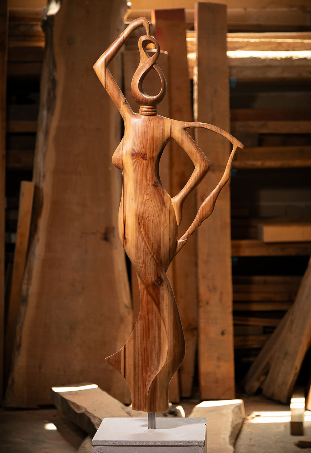 Talla en madera. Amazona. Gubiarte