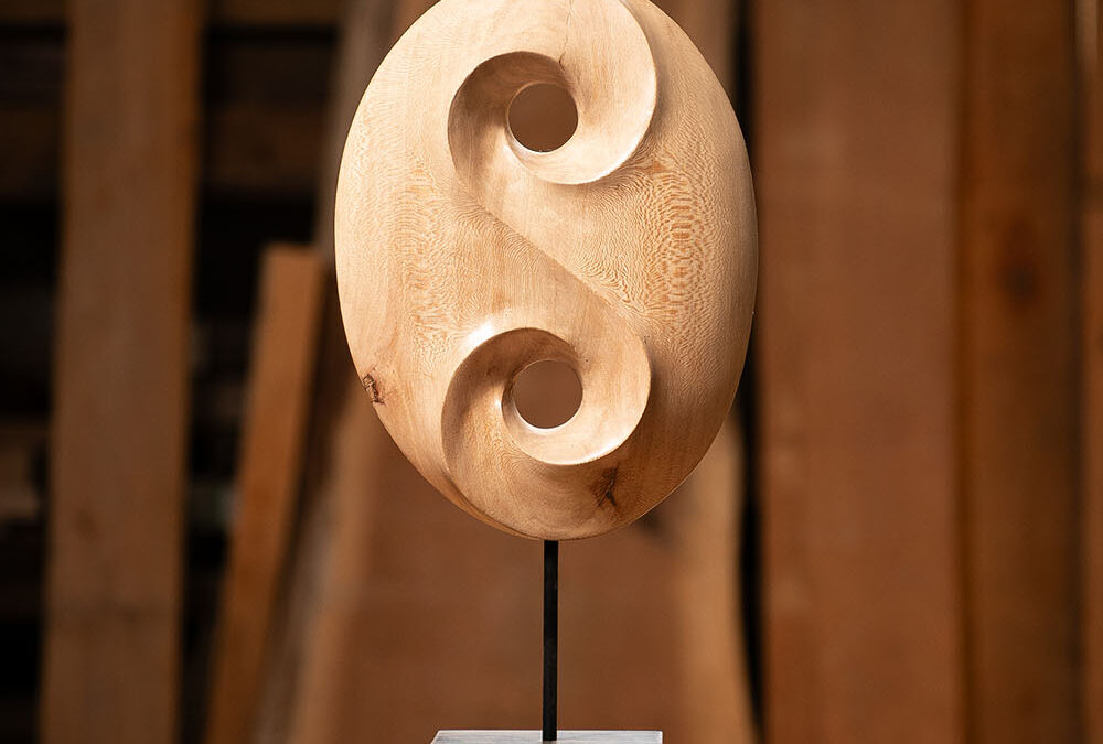 Talla en madera. Norte-Sur. Platano. 23x50x12. Gubiarte