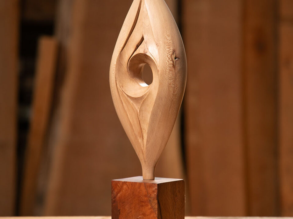 Talla en madera. Antorcha. Aliso. 46x15x8cm. Gubiarte