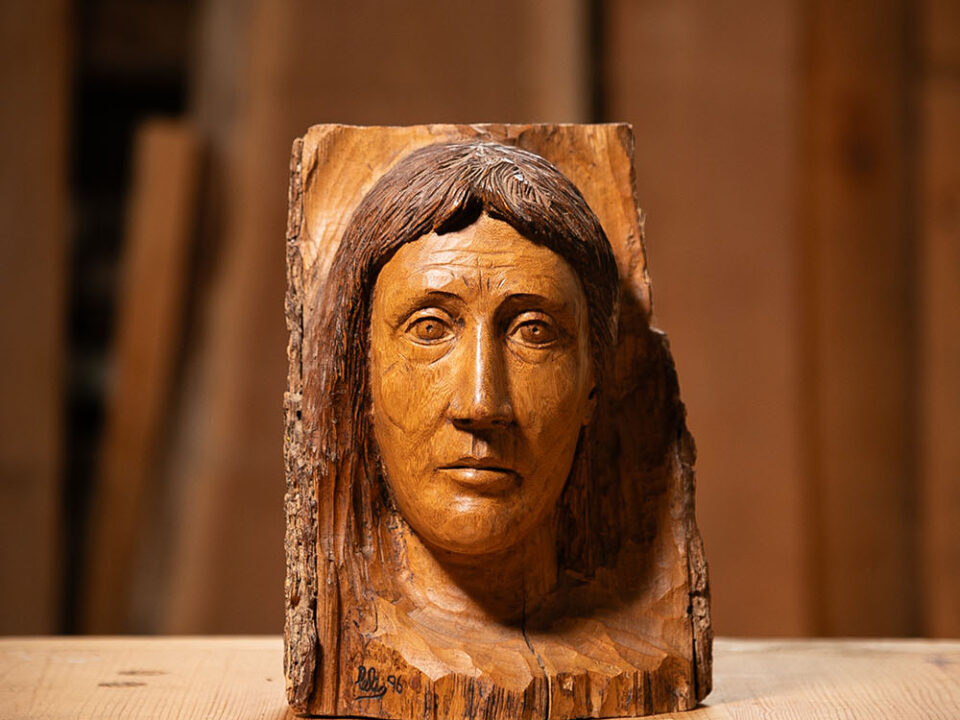 Talla en madera. Andrógino. Gubiarte