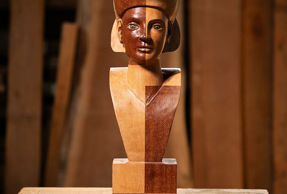 Talla en madera. Aliso y Sapelly. 16x51x19cm. Gubiarte