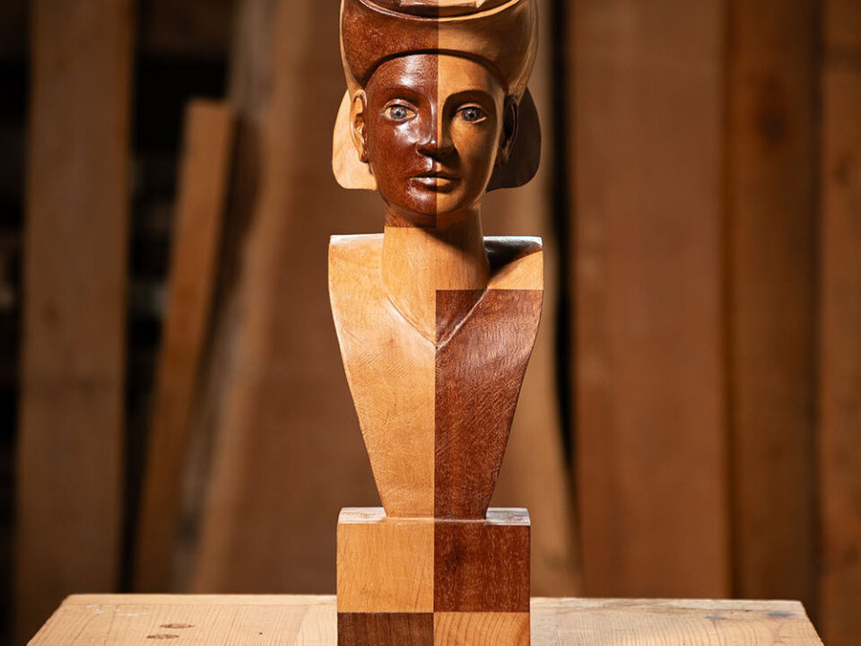 Talla en madera. Aliso y Sapelly. 16x51x19cm. Gubiarte