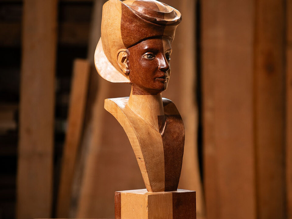 Talla en madera. Aliso y Sapelly. 16x51x19cm. Gubiarte