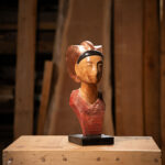 Talla en madera. Serie Imágenes del Bosque. Heget. Aliso. Dorado y policromía. 13.5x41x20.5cm. Gubiarte