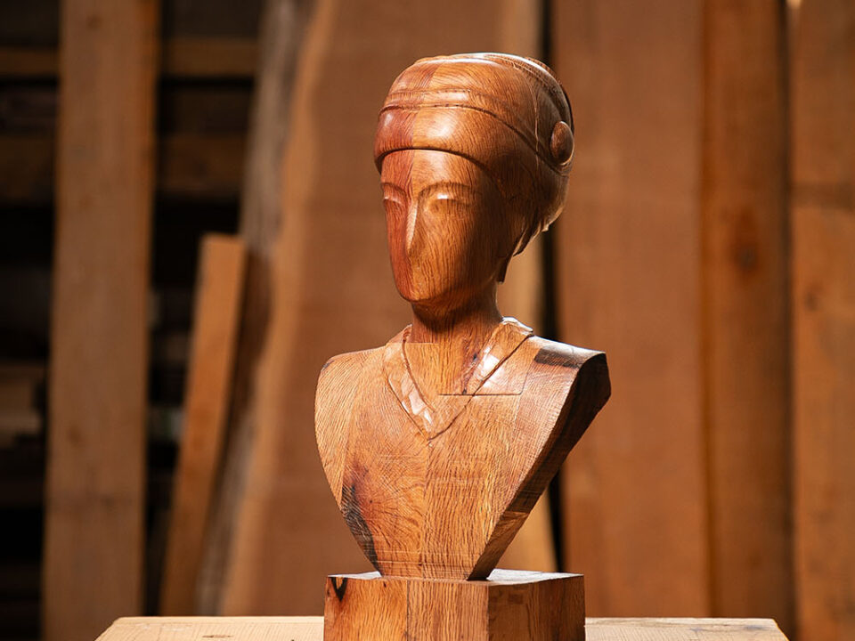 Talla en madera. Serie Imágenes del Bosque. Imagen IV. Encina. 24x48x18cm. Gubiarte