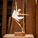 Talla en madera. Serie Movimiento. Bailarina. Aliso. 34x67x12cm. Gubiarte