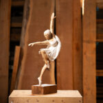 Talla en madera. Serie Movimiento. Bailarina. Aliso. 34x67x12cm. Gubiarte