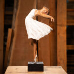 Talla en madera. Serie Movimiento. Bailarina. Aliso. 42x28x63. Gubiarte