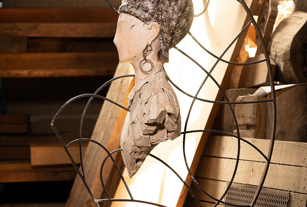 Escultura en madera y hierro. Gubiarte