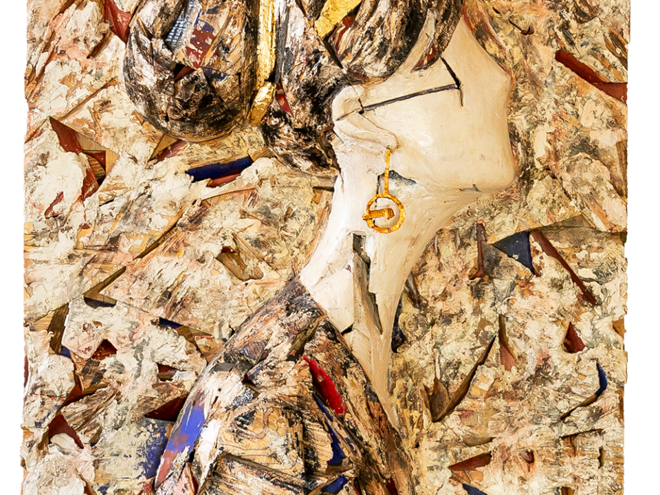 Talla en madera. Katia. Serie retratos. Madera policromada. 77x120x33cm. Gubiarte