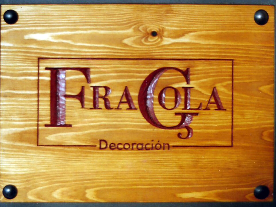 Talla en madera. Cartelería. Cartel La Fragola. Gubiarte