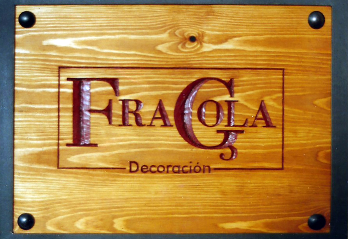 Talla en madera. Cartelería. Cartel La Fragola. Gubiarte