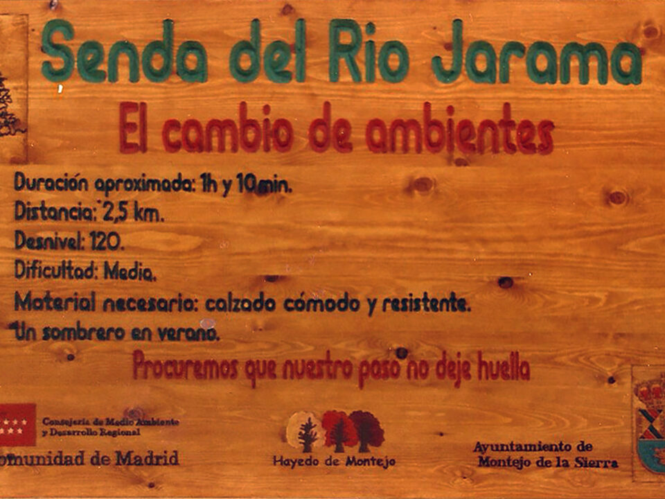 Talla en madera. Cartelería en madera. Cartel Senda Jarama. Gubiarte