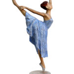 Talla en madera. Serie Movimiento. Bailarina VIII. Aliso 17x32x65 Gubiarte