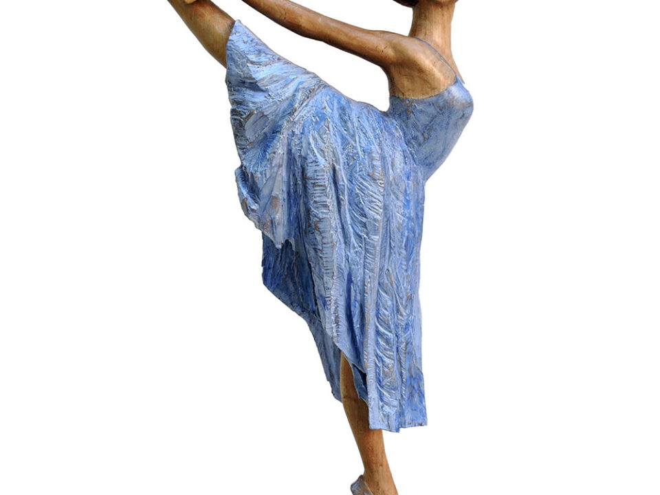 Talla en madera. Serie Movimiento. Bailarina VIII. Aliso 17x32x65 Gubiarte