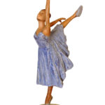 Talla en madera. Serie Movimiento. Bailarina VII. Aliso. 17x32x65 Gubiarte