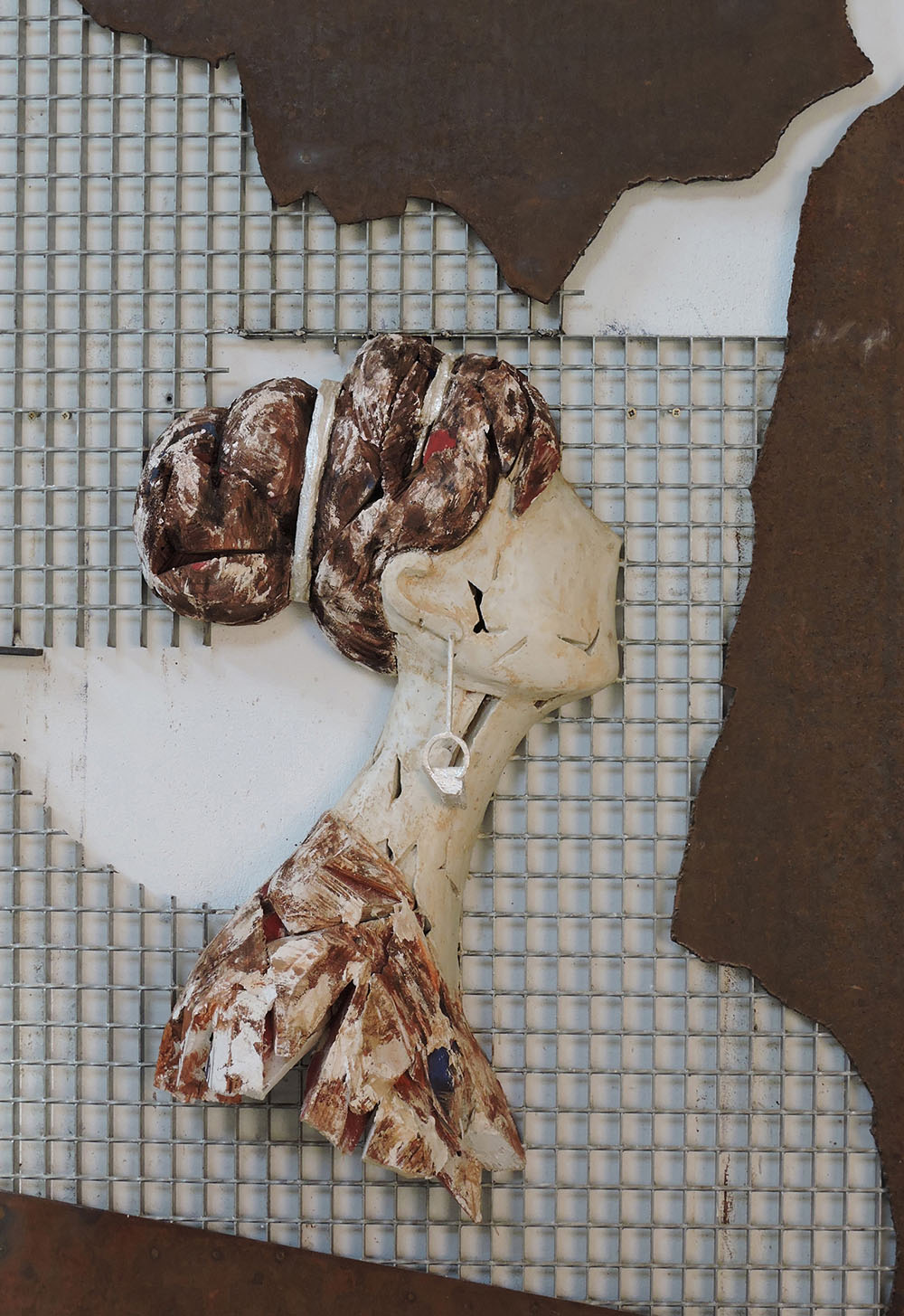 Talla en madera. Serie retratos. HIerro y madera policromada. 100x139x25. Gubiarte